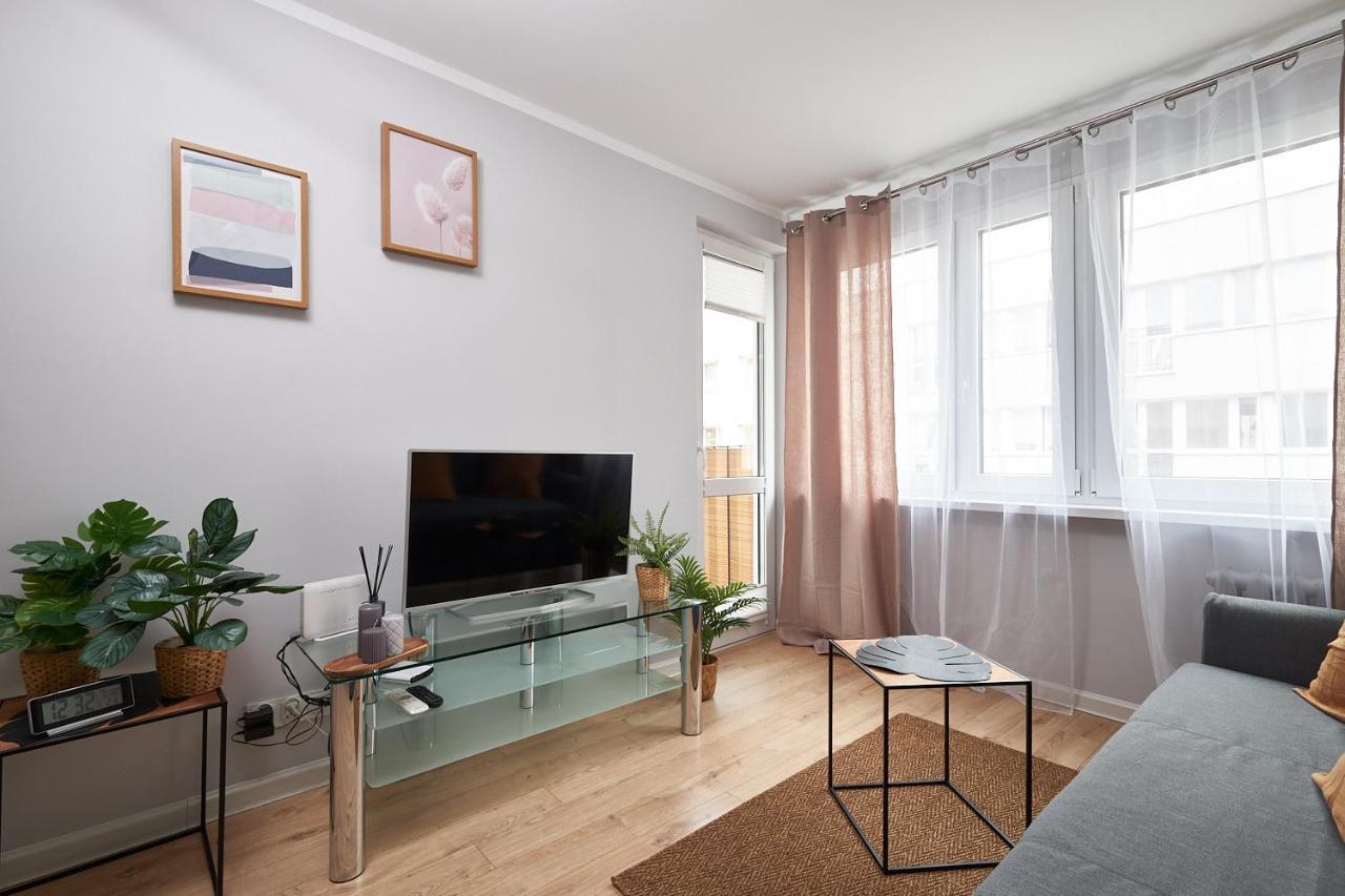 Apartment Kuźnicza - 300m Main Square ~ Self Check-in 24h Breslau